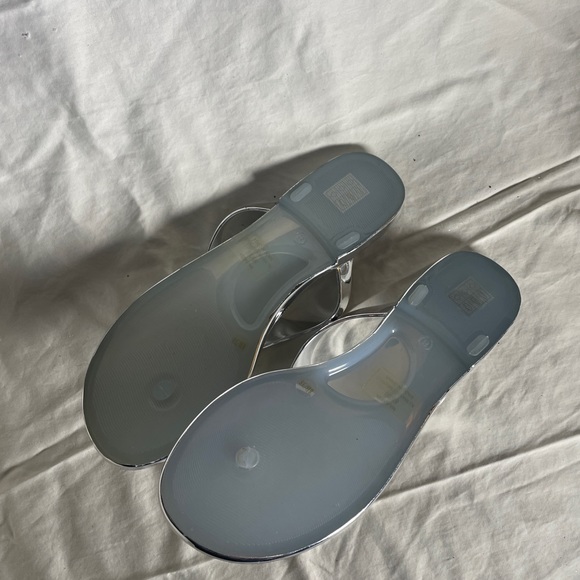 NEW BCBG maxazria silver chrome jelly sandal - Picture 3 of 3